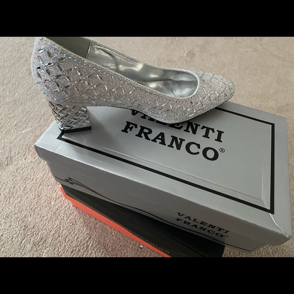 Silver 1” dress shoe